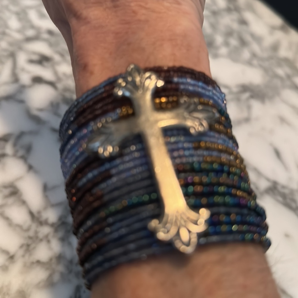 Cross bracelet - Picture 3 of 7